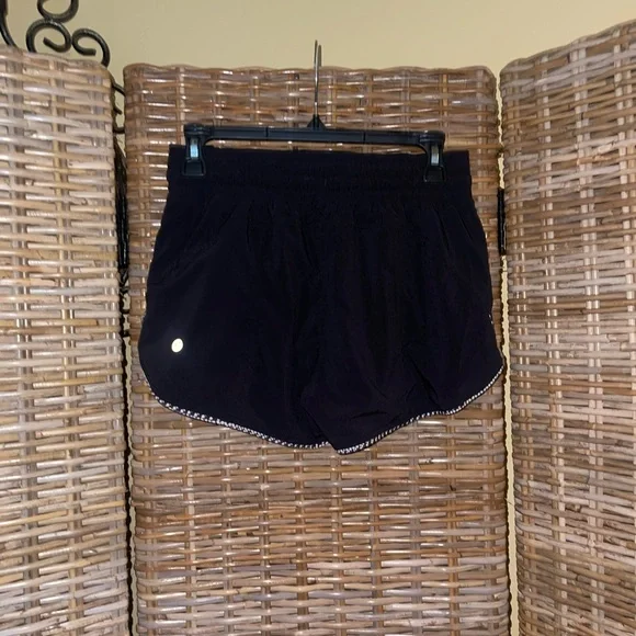 #23 Lululemon Choose A Side Short *3"
Black / Monochromic Black Sz 4 - Picture 11 of 12